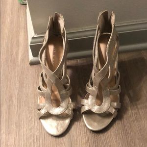 Gold Heels Kelly & Kate